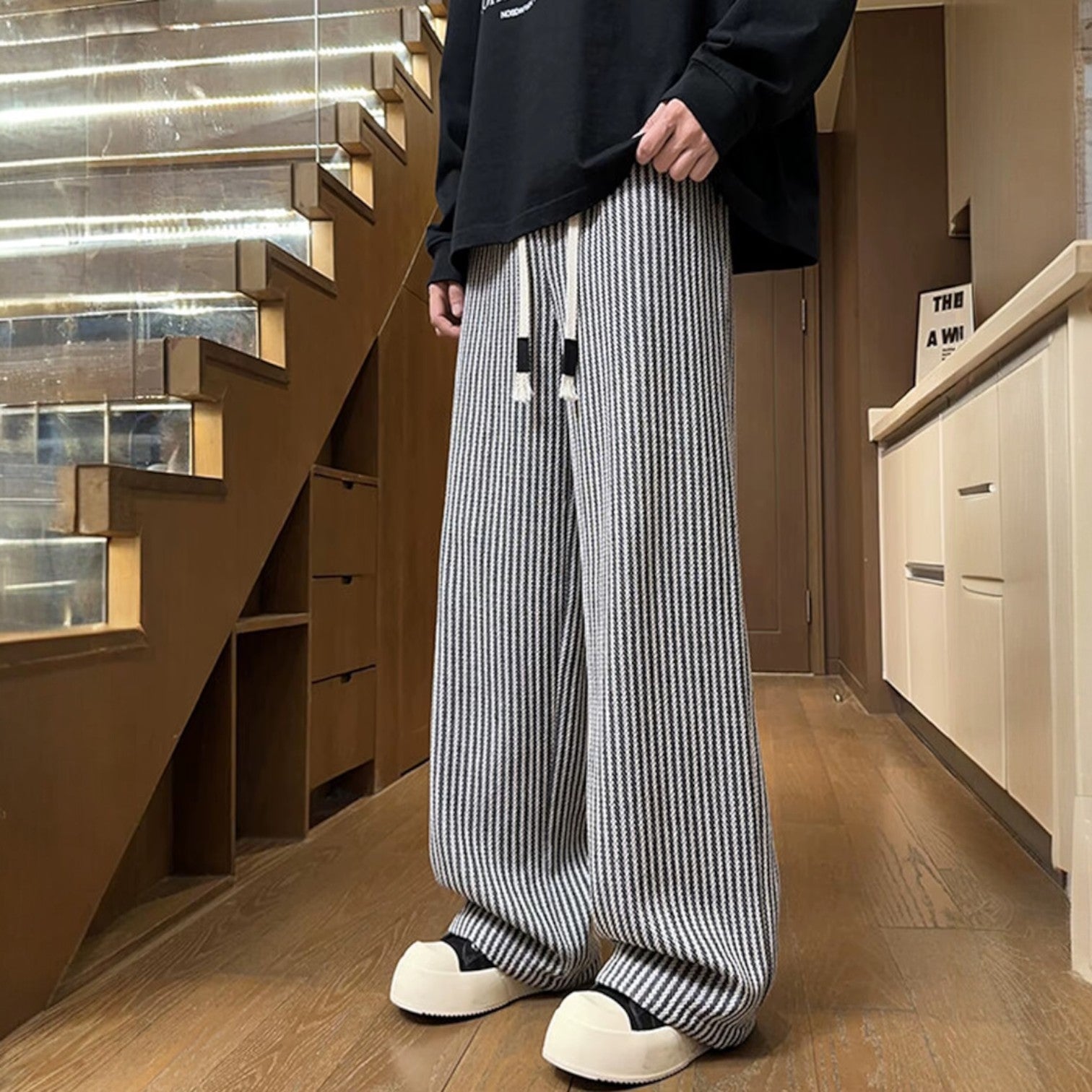 Elio | Textured Wide-Leg Pants