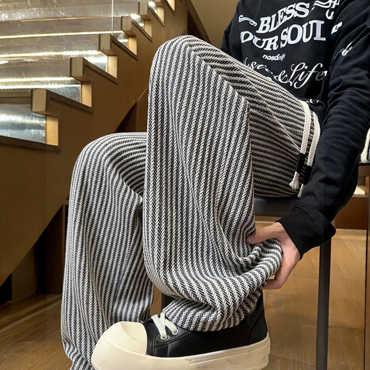 Elio | Textured Wide-Leg Pants